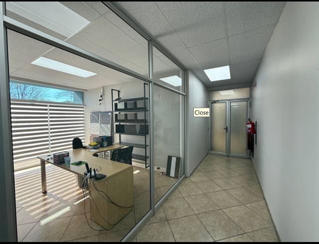 200M² OFFICE TO LET IN TULISA PARK